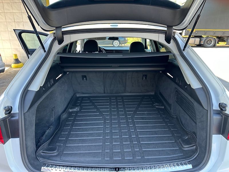 Audi A6 (2018) Avant 45 TDI, 4X4, 360 kamera - fotka 16 z 17