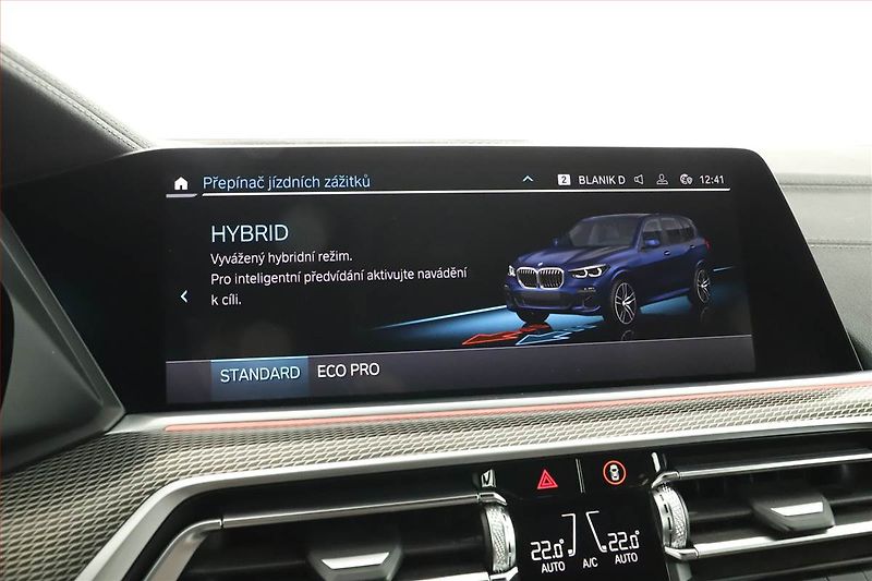 BMW X5 (2023) xDrive45e iPerf. - fotka 15 z 22