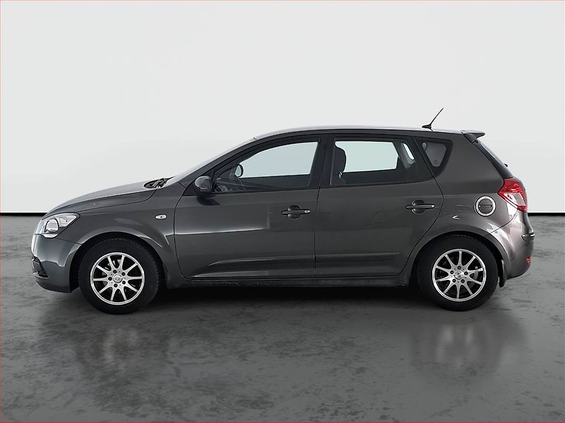 Kia Ceed (2010) 1.4 CVVT, Park. senzory - fotka 3 z 14