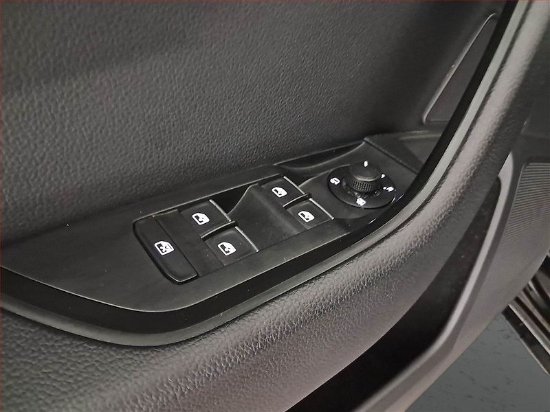Škoda Superb (2016) Style 2.0 TDI, Automat, Kůže - fotka 18 z 20