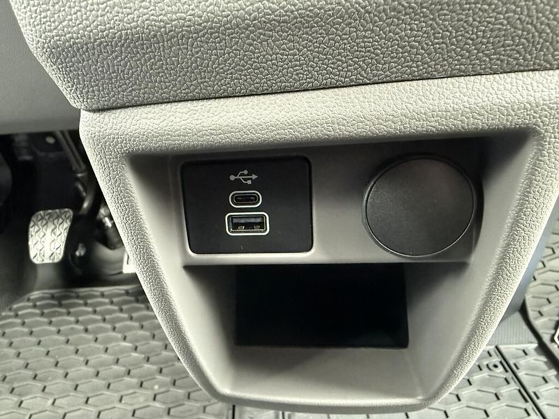 Volkswagen Transporter 2,0 TDI 110 kW - fotka 26 z 30