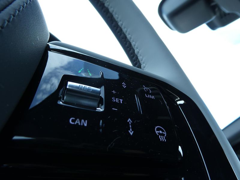 Land Rover Range Rover Velar (2026) 2,0 S D200 - fotka 19 z 34