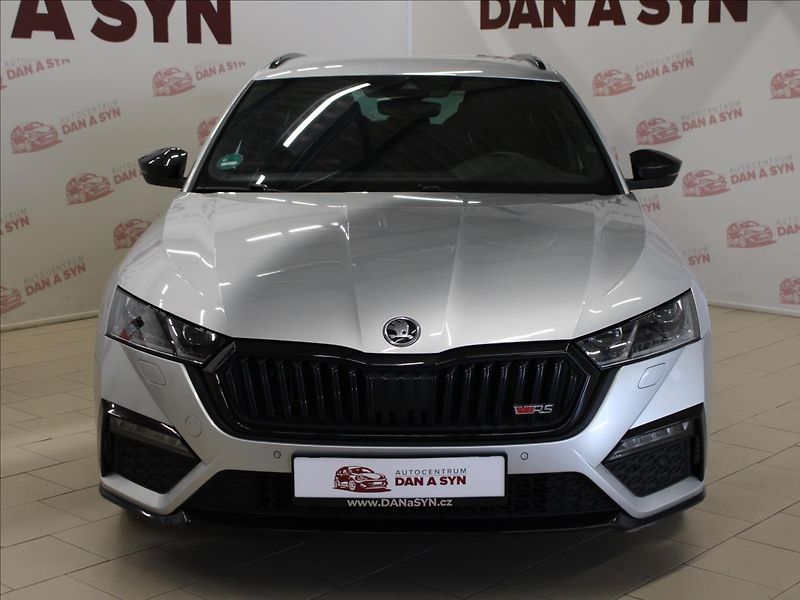 Škoda Octavia 2,0 TDI RS DSG, NAVI, 1. majit - fotka 2 z 40