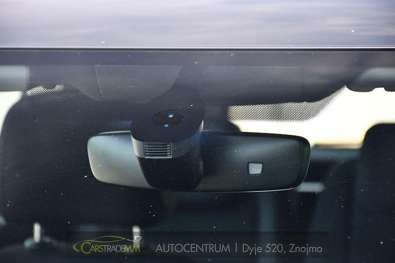 Volkswagen Touran 2.0TDi DSG TAŽNÉ 2xKOLA  - fotka 48 z 52