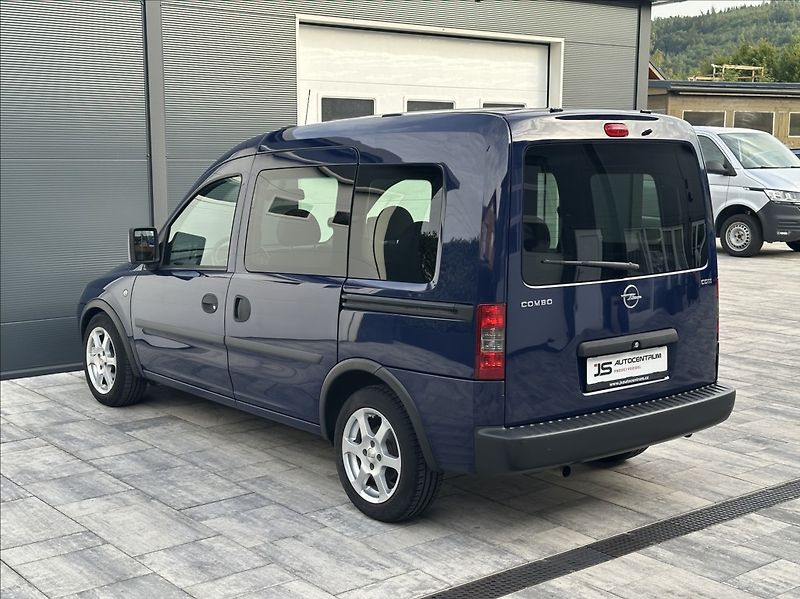 Opel Combo 1,3 CDTI 75PS  Edition A/T - fotka 10 z 50