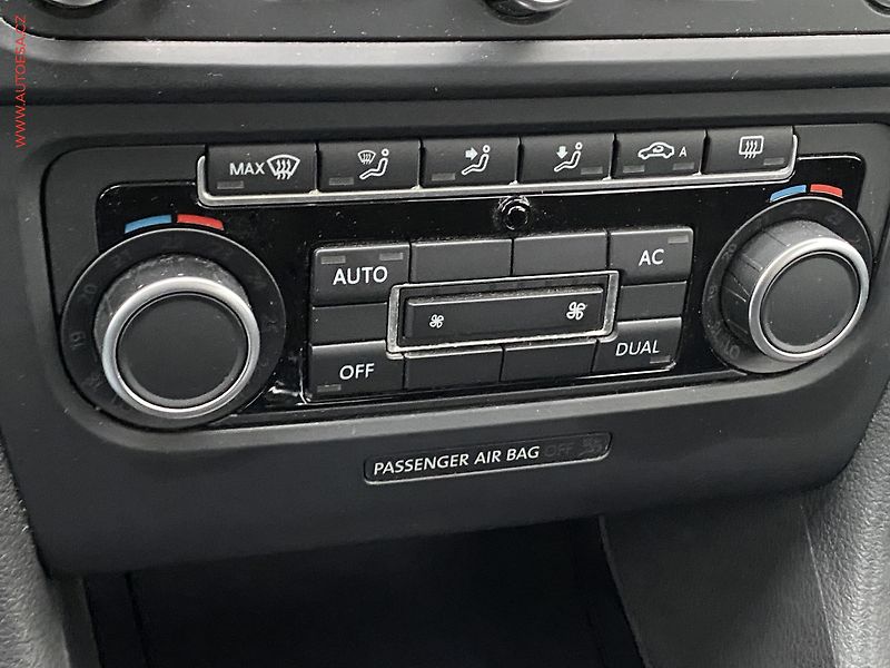 Volkswagen Golf (2012) 1.6 TDi, Trendline, navi - fotka 14 z 18