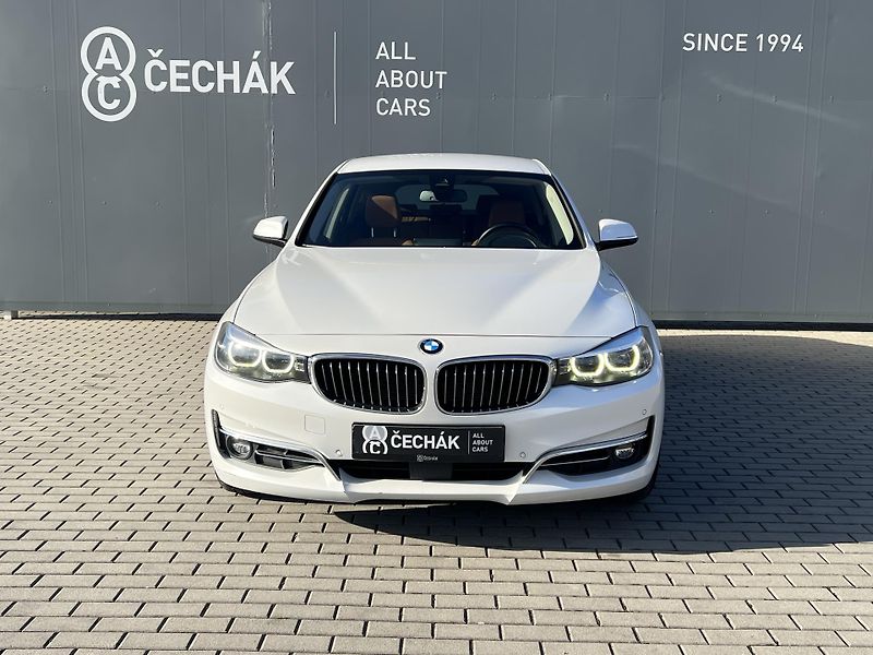 BMW Řada 3 (2019) GT 140kW xDrive - fotka 2 z 33