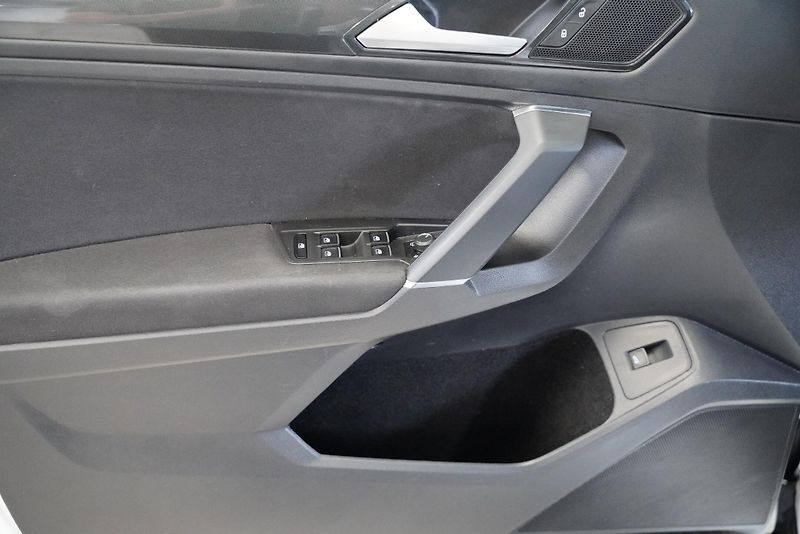 Volkswagen Tiguan - fotka 12 z 35