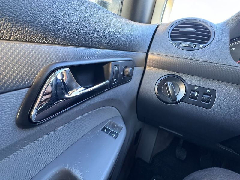 Volkswagen Caddy (2005) 2,0SDI 51KW 7 MÍST 2X ŠOUPAČKY - fotka 27 z 50