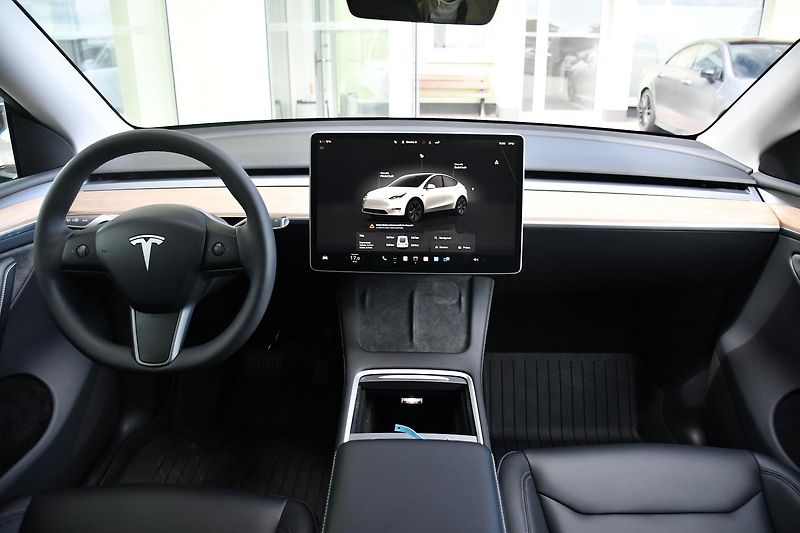 Tesla Model Y LONG RANGE DUAL REZERVACE - fotka 5 z 38