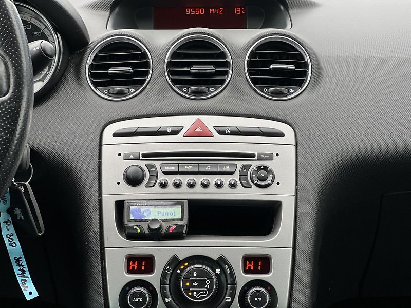 Peugeot 308 1.6HDi KOUPENO V ČR odp.DPH - fotka 18 z 37