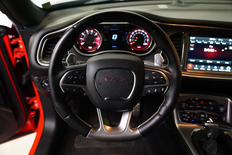 Dodge Challenger - fotka 15 z 24
