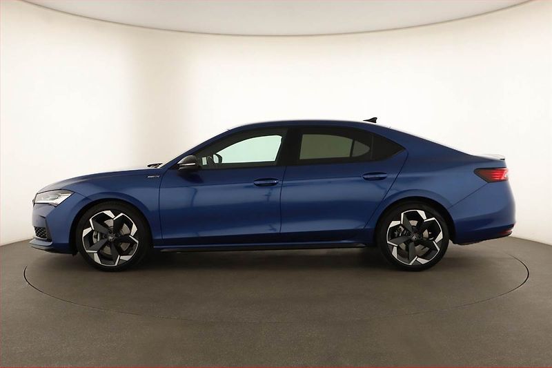 Škoda Superb (2025) 2.0 TSI, SPORTLINE, 4X4 - fotka 3 z 20