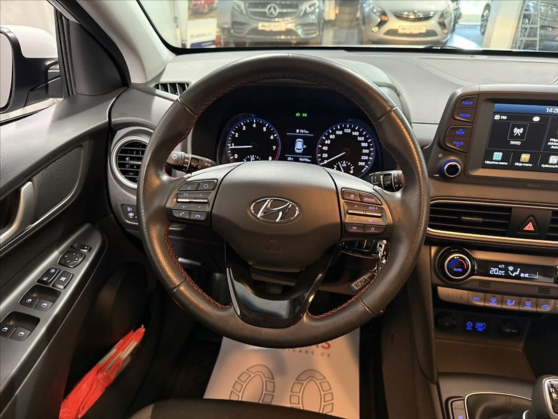 Hyundai Kona 1,0   T-GDi 88 kW 1.MAJITEL ČR - fotka 25 z 36