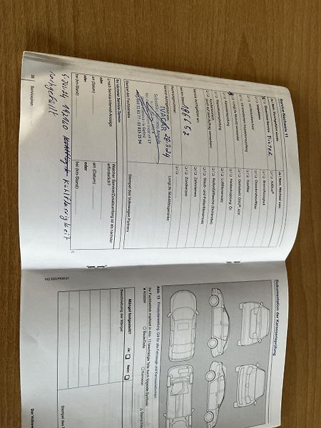 Volkswagen Touran 1.6 TDi DSG Serviska - fotka 30 z 37