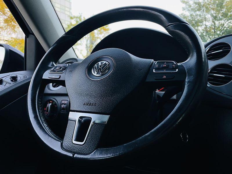 Volkswagen Tiguan 1.4TSI MANUÁL SENZORY TAŽNÉ  - fotka 34 z 45