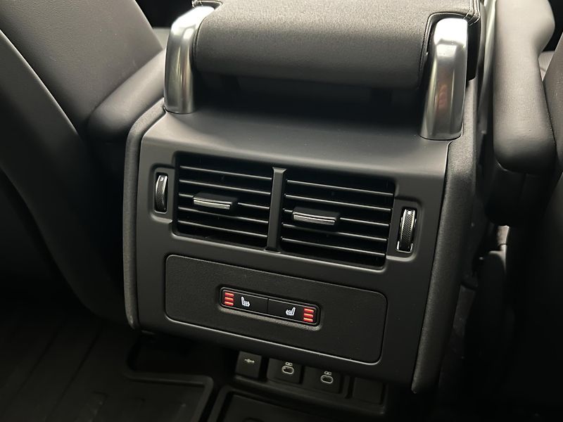 Land Rover Discovery D250 DYNAMIC HSE AWD AUT CZ - fotka 21 z 58