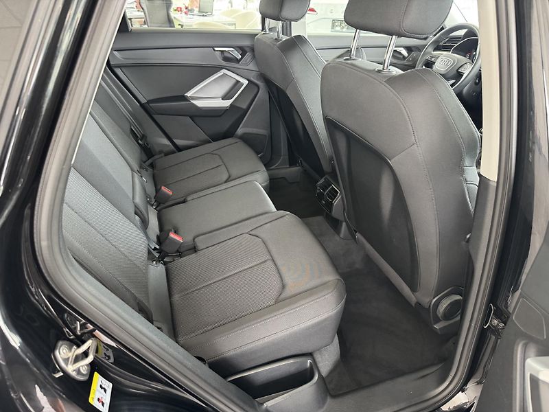 Audi Q3 (2025) 40TDi AUT QUATTRO LED NAVI ACC - fotka 23 z 34