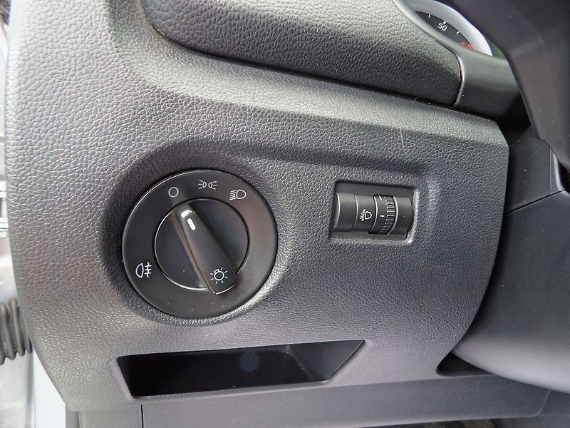 Škoda Roomster 1.2HTP 51kW Klima Tažné PDC - fotka 13 z 25