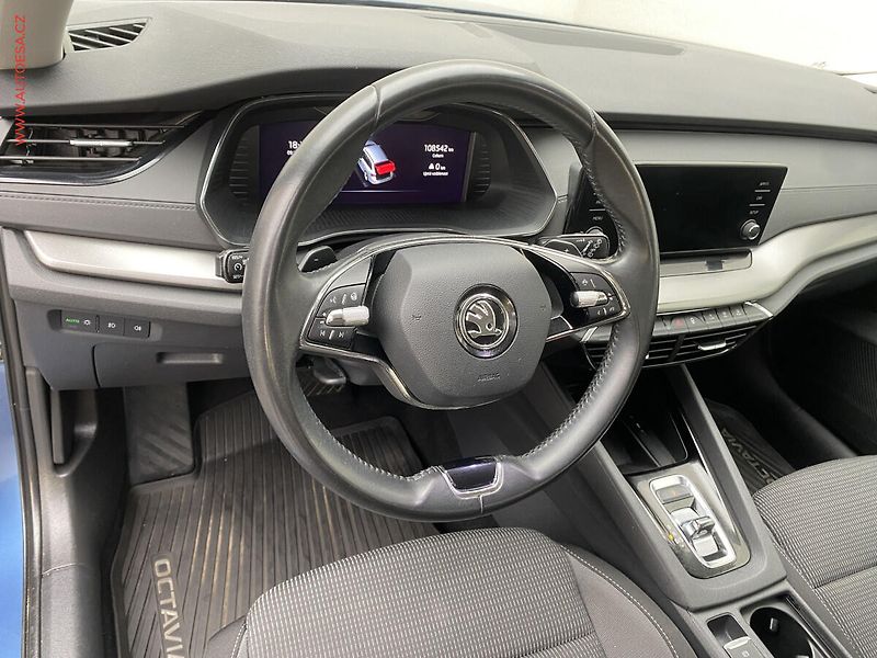 Škoda Octavia (2021) 1.0TSi, ČR, DSG, LED - fotka 12 z 16