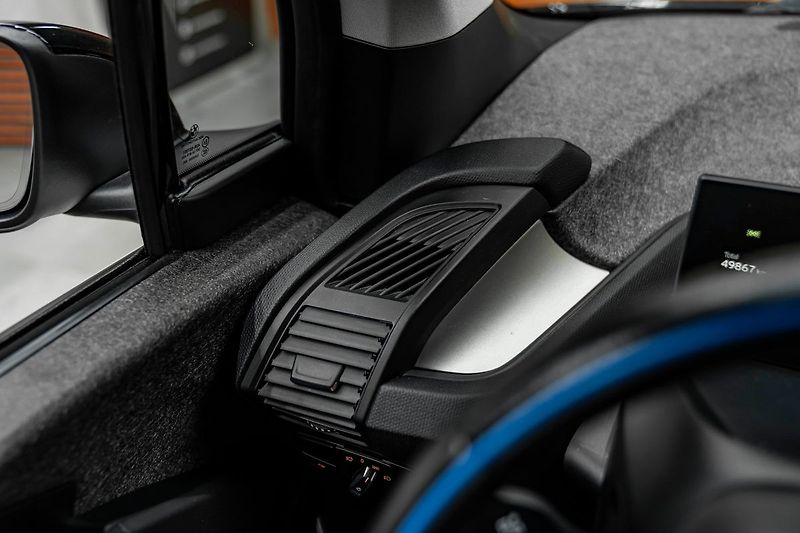 BMW i3 - fotka 17 z 28
