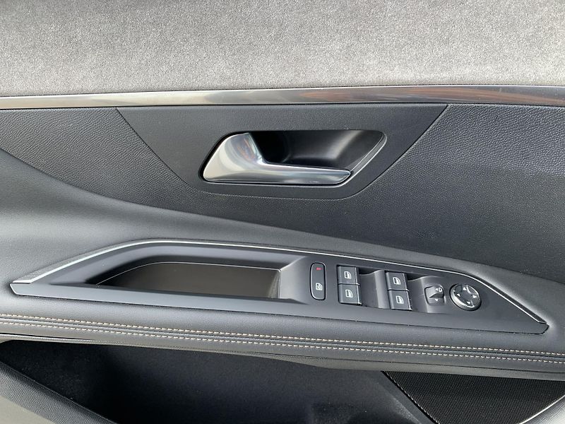 Peugeot 3008 GT 1.6 PHEV 165kW EAT8 - fotka 26 z 33