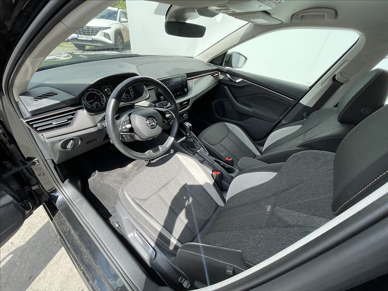 Škoda Kamiq 1,5 TSI DSG Style TAŽNÉ+ACC - fotka 5 z 23