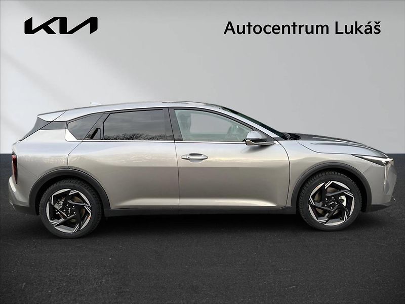 Kia K4 (2025) 1,6 CL4  T-GDi GPF 7DCT TOP 11 - fotka 3 z 10
