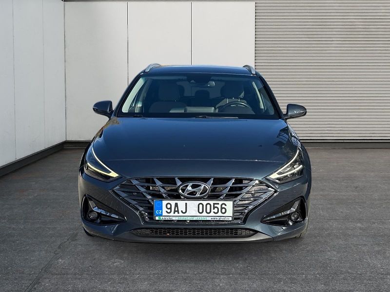 Hyundai i30 (2022) FAMILY SMART 1.5TGDI 117kW CZ  - fotka 2 z 11