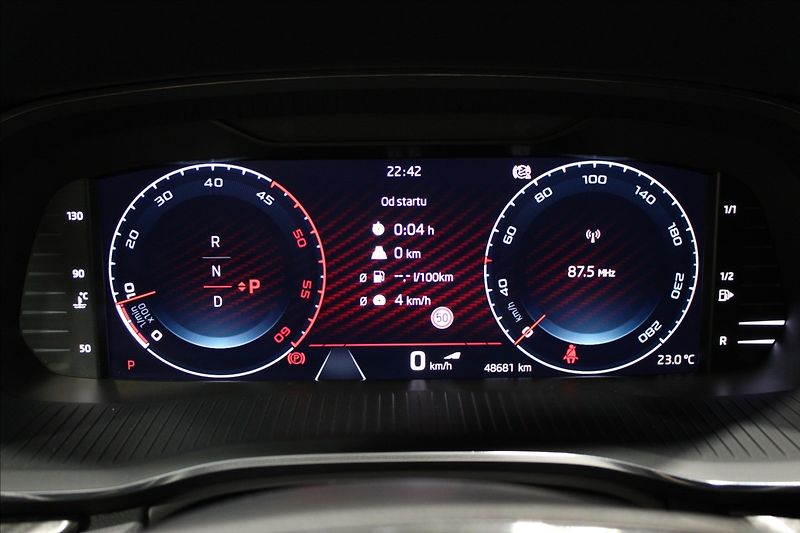Škoda Octavia 2,0 TDI RS 147KW 4x4 zánovní - fotka 24 z 39