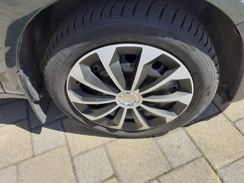 Škoda Fabia (2008) II 1.4  MPi 63 kW - fotka 17 z 32