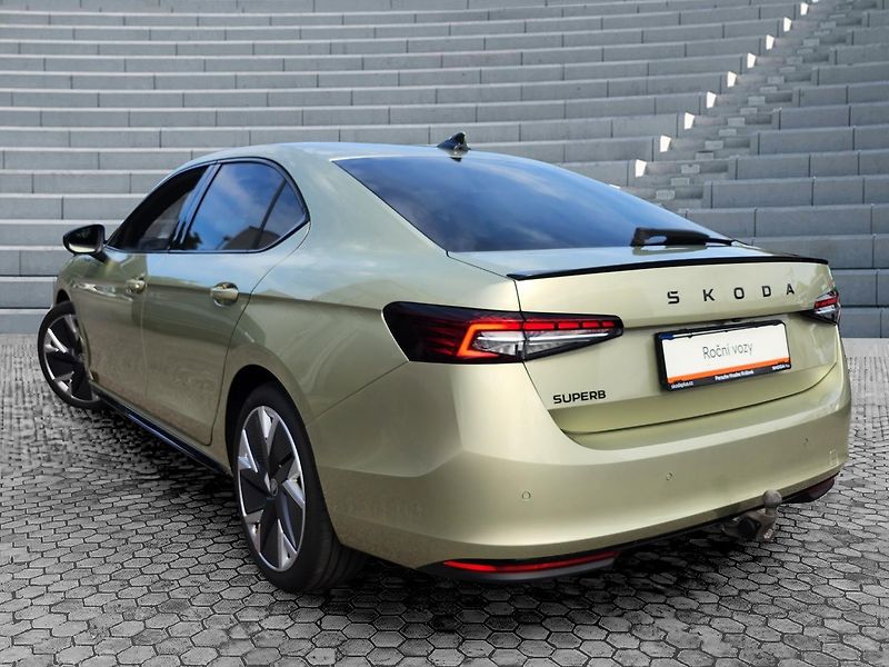 Škoda Superb Sportline 2.0 TDI 110kw DSG - fotka 7 z 30