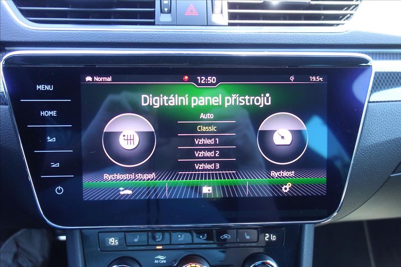 Škoda Superb 2,0 TDi,SERV.KN.,SPORTLINE,DSG - fotka 31 z 49
