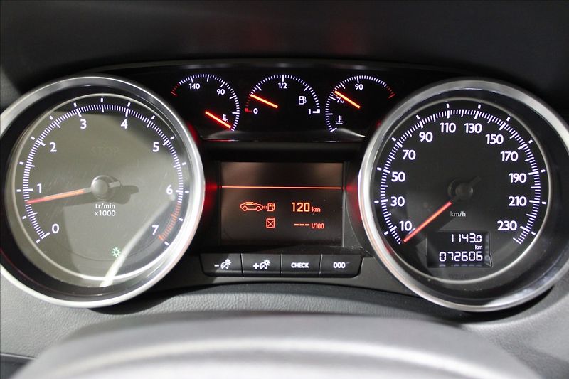 Peugeot 508 1,6 16V CZ původ, nízký nájezd - fotka 22 z 31