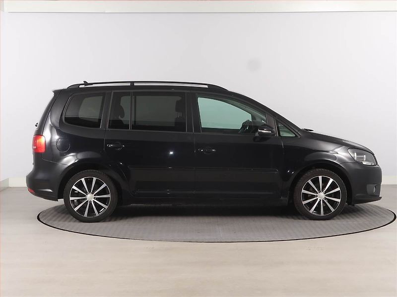 Volkswagen Touran (2012) 1.6 TDI, Navi, Tempomat - fotka 6 z 15