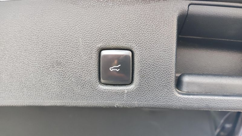 Ford Kuga (2022) 1,5 EBlue 88kWTitanium,Aut.8st - fotka 28 z 32
