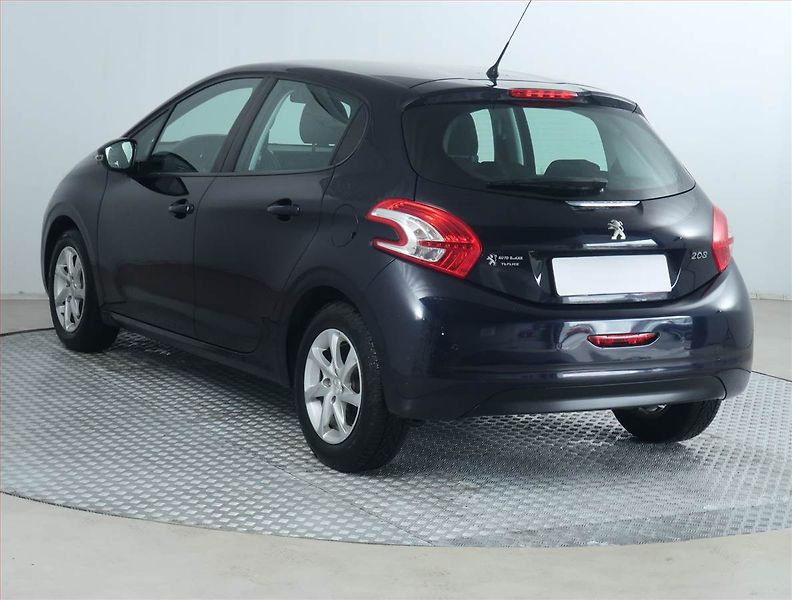 Peugeot 208 (2015) Active 1.2 PureTech, ČR,1.maj - fotka 4 z 13