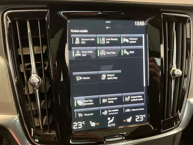 Volvo V90 B4 FWD R-DESIGN AT8 - fotka 23 z 30