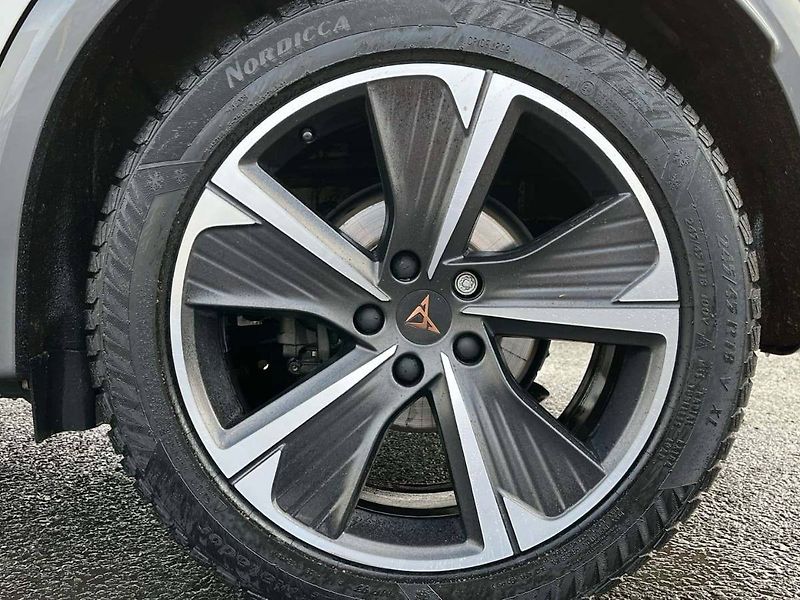 Cupra Formentor (2024) 1.5 TSI DSG - fotka 9 z 20