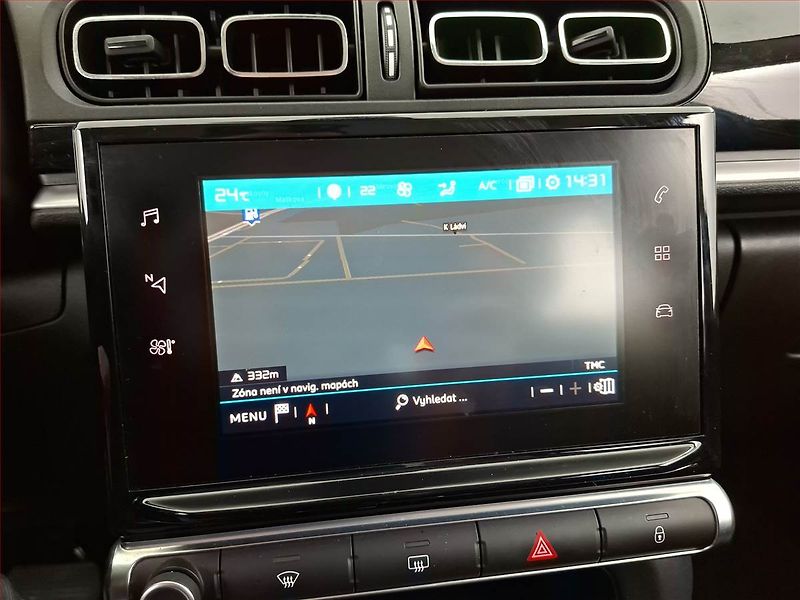 Citroën C3 (2017) 1.2 PureTech, Automat, Navi - fotka 13 z 15