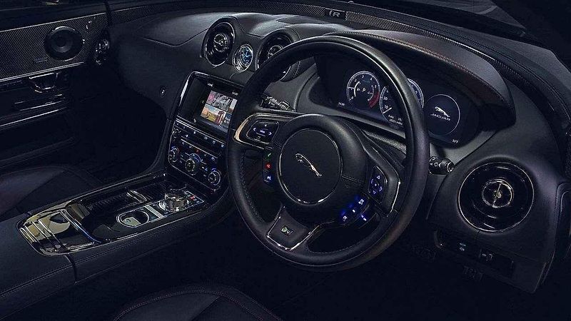 Jaguar XJ.