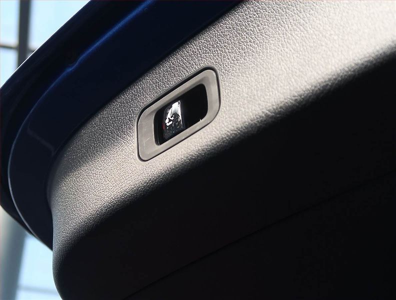 Mercedes-Benz GLC (2025) 220 d 4MATIC, AMG Line - fotka 24 z 27