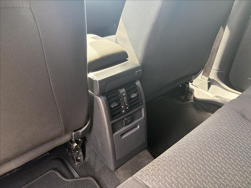 Volkswagen Caddy 2,0 TDi 75 Kw MAXI tažné NAVI - fotka 26 z 27