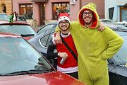 Auta svítící jako vánoční stromečky projela jižním Plzeňskem pro dobrou věc.