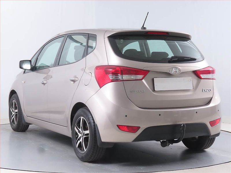 Hyundai ix20 (2017) 1.6 CVVT, Serv.kniha - fotka 4 z 15