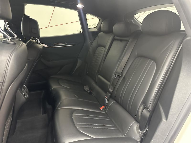 Maserati Levante (2019) Q4 Diesel*Bezklíč*CZ*TOP - fotka 11 z 17