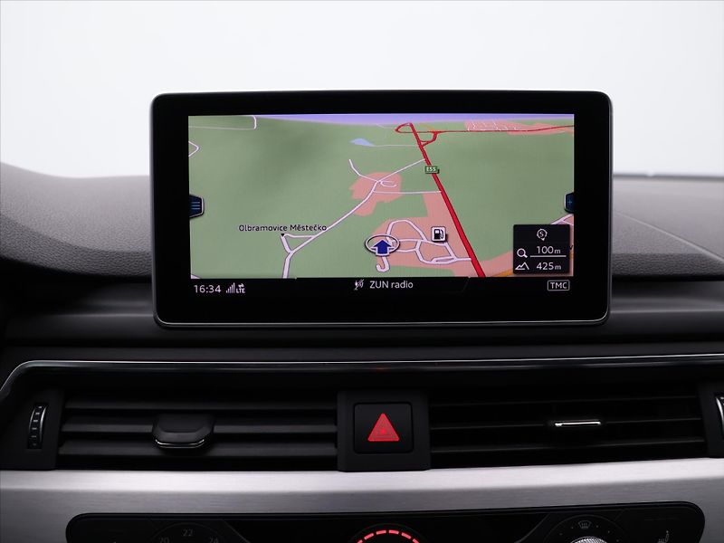 Audi A4 3,0 TDI quattro S-line S-Troni - fotka 21 z 33