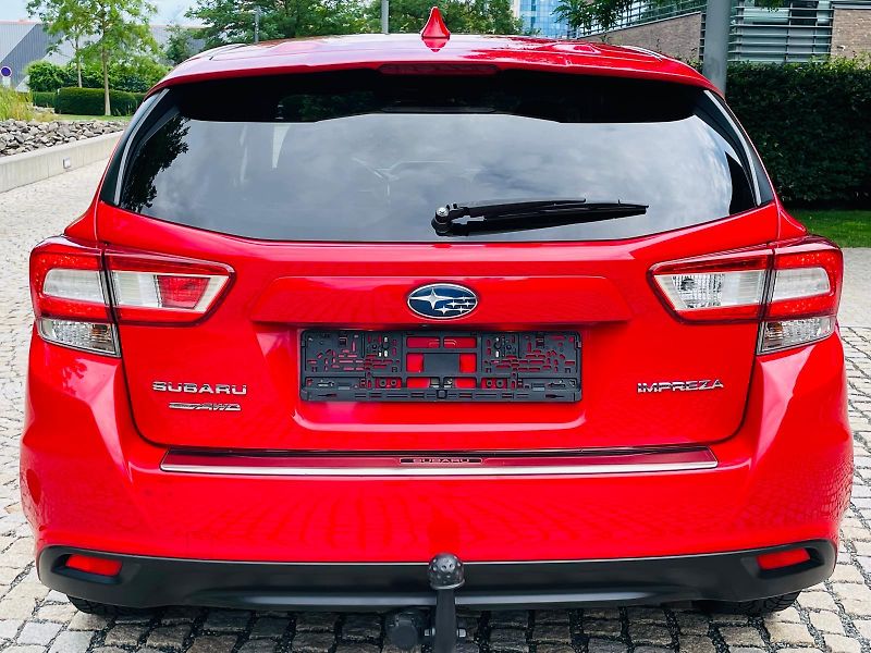 Subaru Impreza 2.0 4x4 AUT EXCLUSIVE SERVISKA - fotka 15 z 47