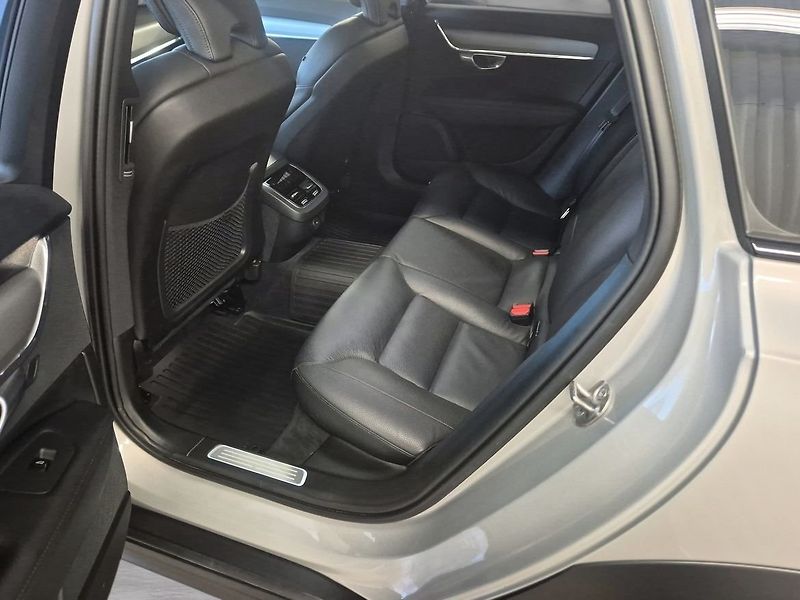 Volvo V90 B4 AWD Plus NezTop Paměť Kůže - fotka 9 z 10