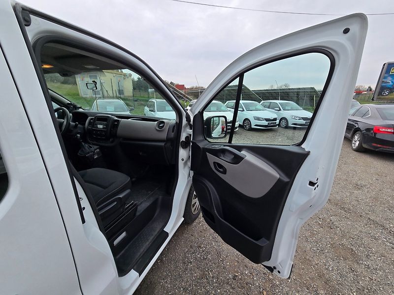 Renault Trafic (2017) 1.6 DCi 92 KW 8 - fotka 19 z 22